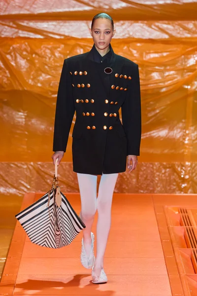 Look 37